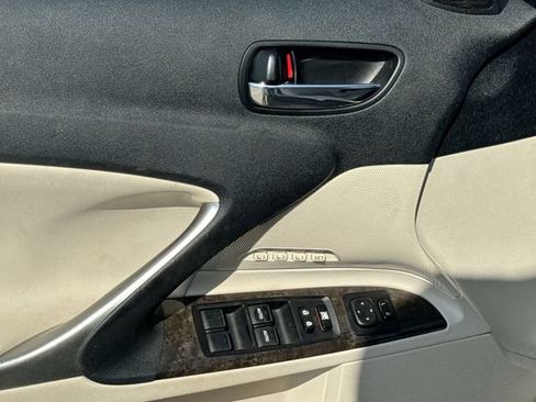 Used 2010 Lexus IS 350C RWD image 13