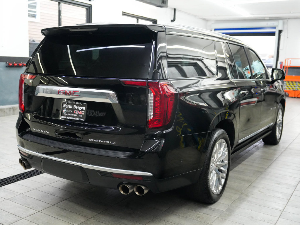 Used 2023 GMC Yukon XL Denali w/ Advanced Technology Package AWD/4WD image 8