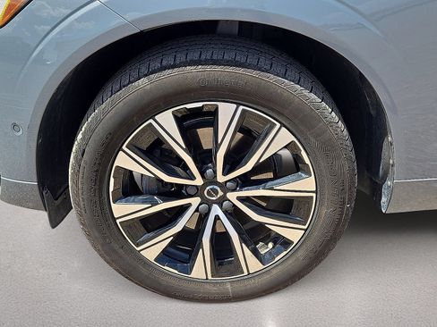Used 2023 Volvo XC60 B5 Plus FWD image 11