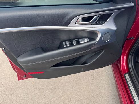 Used 2021 Genesis G70 2.0T w/ Elite Package RWD image 8