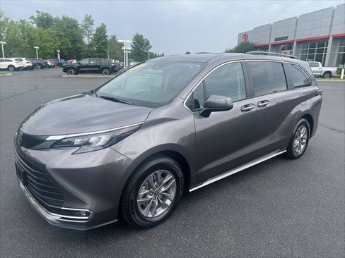 Certified 2024 Toyota Sienna XLE w/ XLE Plus Package FWD image 1