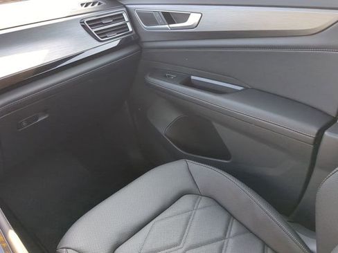 New 2026 Volkswagen Atlas Cross Sport SE w/ Panoramic Sunroof Package image 17