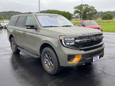 Used 2025 Ford Expedition Tremor AWD/4WD image 7