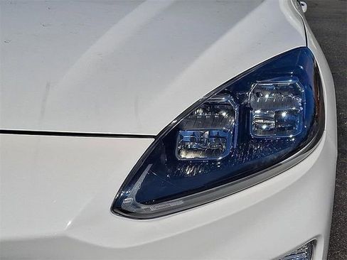 Used 2021 Ford Escape Titanium image 9