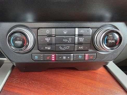 Used 2019 Ford F150 King Ranch image 12