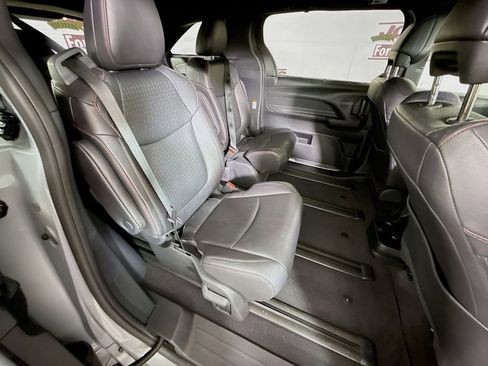 Certified 2025 Toyota Sienna XSE AWD/4WD image 34