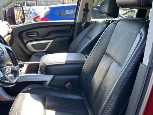 Used 2017 Nissan Titan SL w/ Chrome Package image 5