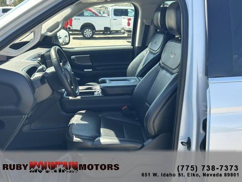 Used 2025 Ford Expedition Platinum AWD/4WD image 11