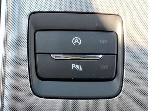 Used 2024 Ford Edge Titanium AWD/4WD image 18