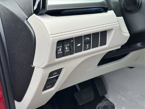 New 2026 Honda Odyssey Touring image 21