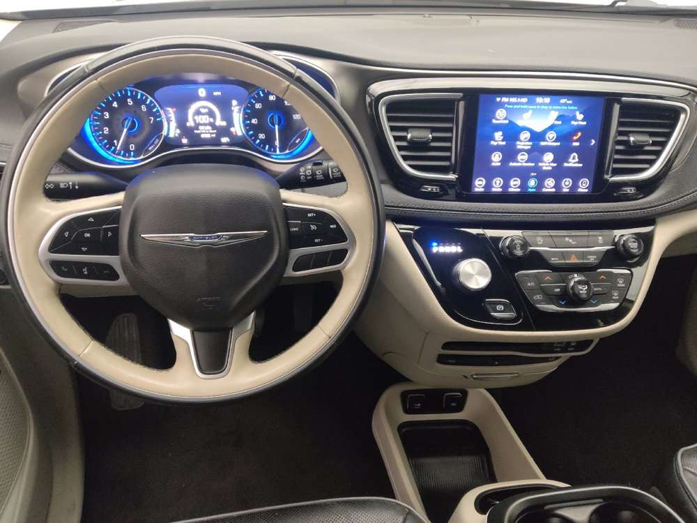 Used 2018 Chrysler Pacifica Limited FWD image 22