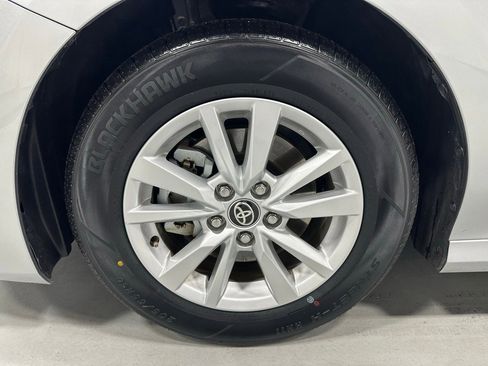 Used 2025 Toyota Camry LE image 64