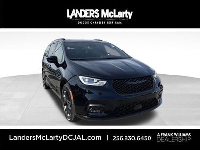 New 2026 Chrysler Pacifica Limited w/ S Appearance Package