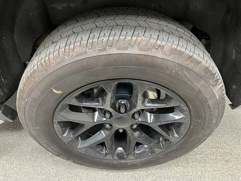 Used 2016 Chevrolet Tahoe LTZ AWD/4WD image 17