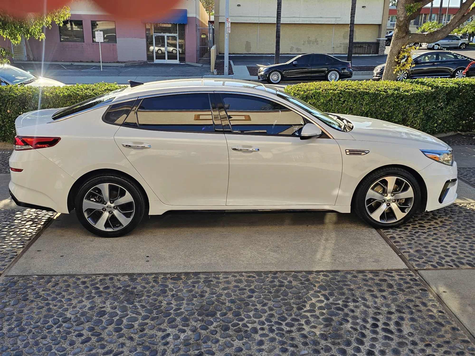 Used 2019 Kia Optima S w/ S Panoramic Sunroof Package FWD image 4
