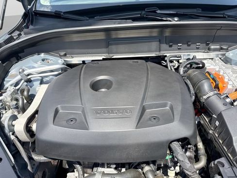 Certified 2023 Volvo XC60 T8 Ultimate w/ Climate Package AWD/4WD image 21