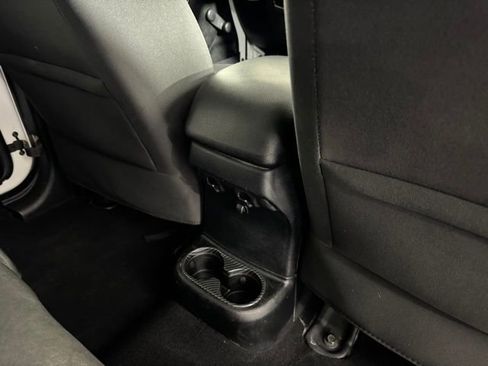 Used 2018 Jeep Wrangler Unlimited Sport AWD/4WD image 28