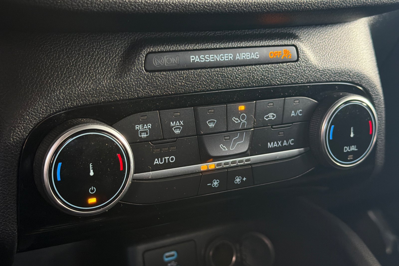 Used 2022 Ford Escape SE FWD image 24