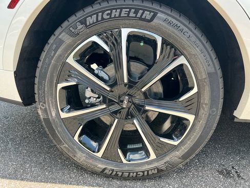 New 2026 Lincoln Nautilus Reserve AWD/4WD image 21