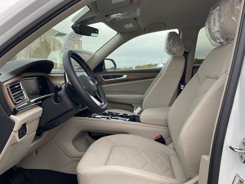 New 2026 Volkswagen Atlas SE image 8