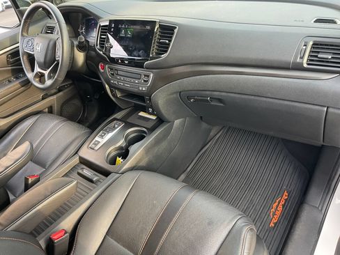 Used 2023 Honda Passport TrailSport image 32