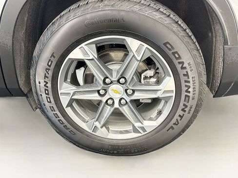 Used 2026 Chevrolet Blazer LT FWD image 11