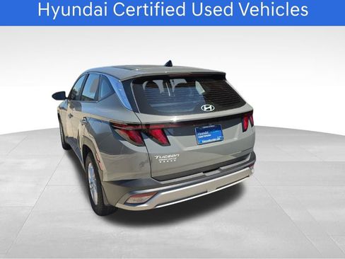 Certified 2025 Hyundai Tucson SE FWD image 8
