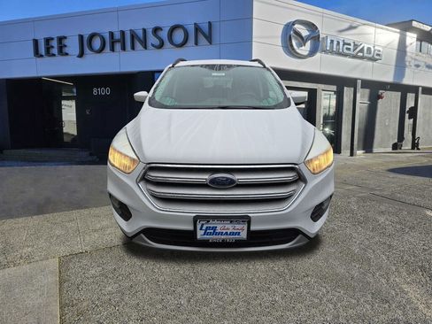Used 2018 Ford Escape SE w/ SE Sync 3 Package image 8