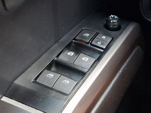 Certified 2023 Toyota Tacoma SR5 AWD/4WD image 25