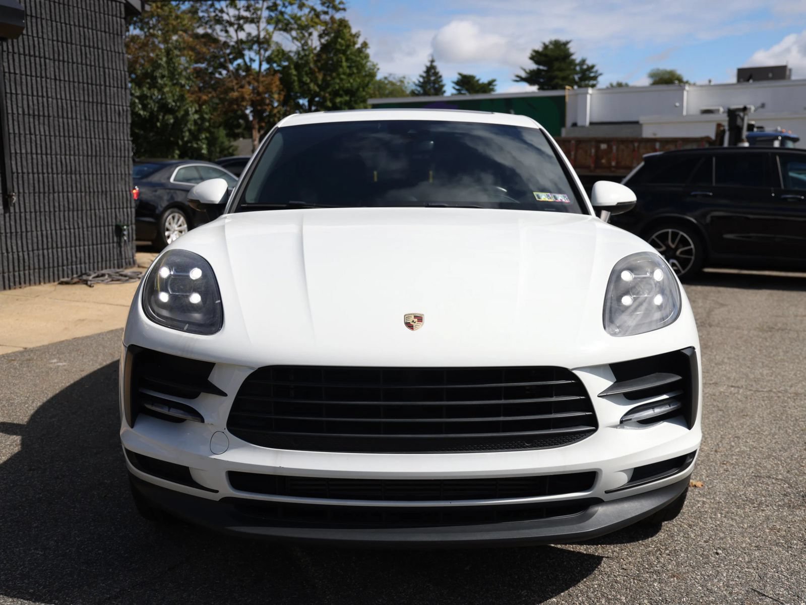 Used 2019 Porsche Macan AWD/4WD image 2