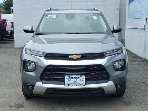 Used 2023 Chevrolet TrailBlazer LT FWD image 2