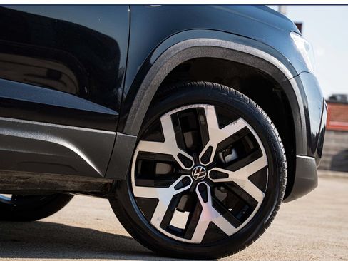 Certified 2023 Volkswagen Taos SEL AWD/4WD image 7