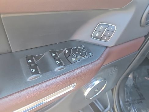 Used 2023 Ford Expedition Limited AWD/4WD image 10