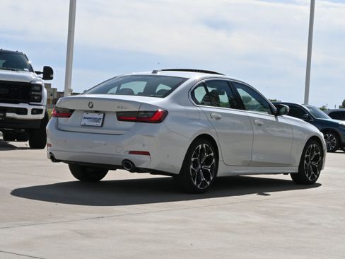 Certified 2025 BMW 330i Sedan RWD image 8