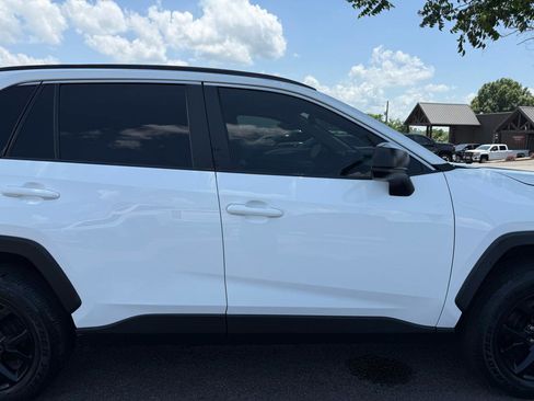 Used 2021 Toyota RAV4 LE FWD image 42