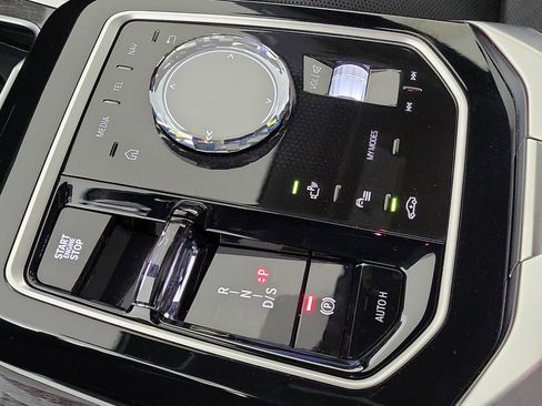 Certified 2025 BMW 740i xDrive image 22