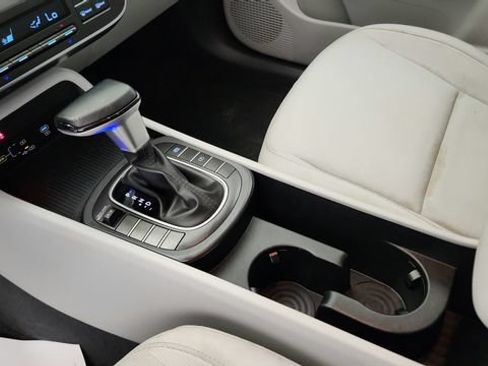 Used 2025 Hyundai Kona SEL FWD image 15