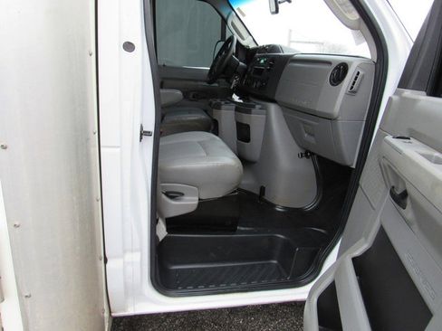 Used 2023 Ford E-450 and Econoline 450 Super Duty w/ Power Windows & Locks Group image 13