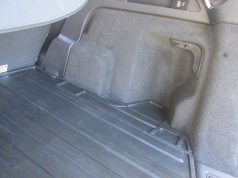 Used 2018 Land Rover Discovery Sport HSE image 75