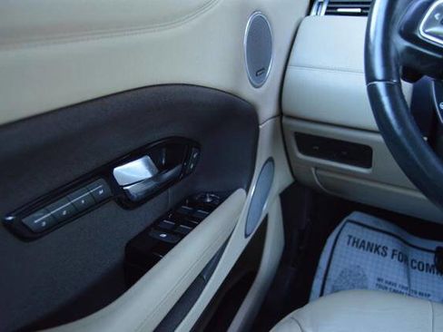 Used 2016 Land Rover Range Rover Evoque SE image 58