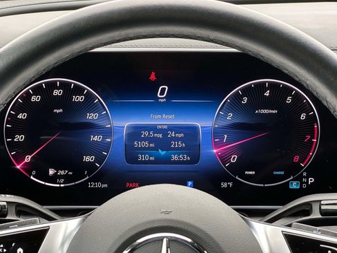 Used 2024 Mercedes-Benz GLC 300 image 24