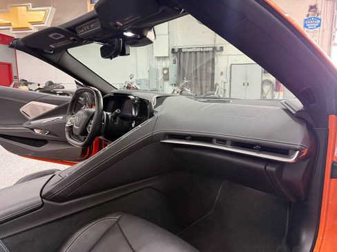 Used 2022 Chevrolet Corvette Stingray Preferred Conv w/ Z51 Performance Package RWD image 17