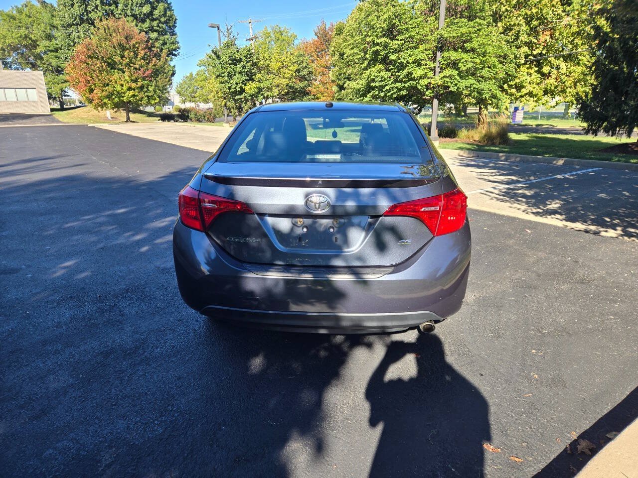 Used 2017 Toyota Corolla SE w/ SE Premium Package FWD image 7