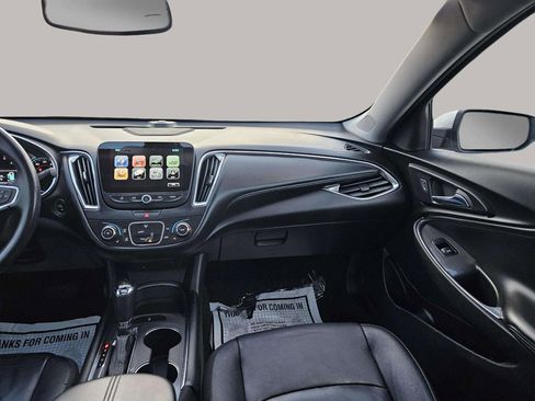 Used 2017 Chevrolet Malibu LT w/ Leather Package image 24