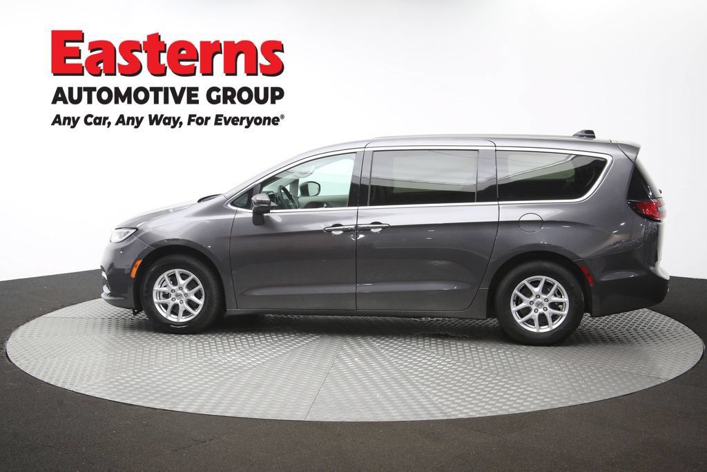 Used 2023 Chrysler Pacifica Touring-L FWD image 62