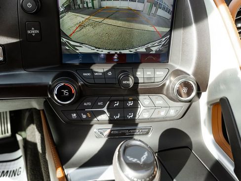 Used 2018 Chevrolet Corvette Stingray Convertible RWD image 19