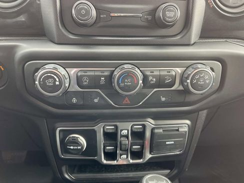 Used 2020 Jeep Wrangler Unlimited Sport image 15