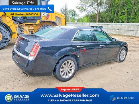 Used 2014 Chrysler 300 C image 4