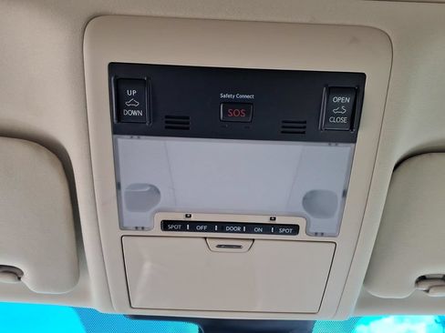 Used 2014 Lexus LS 460 w/ Comfort Package RWD image 22