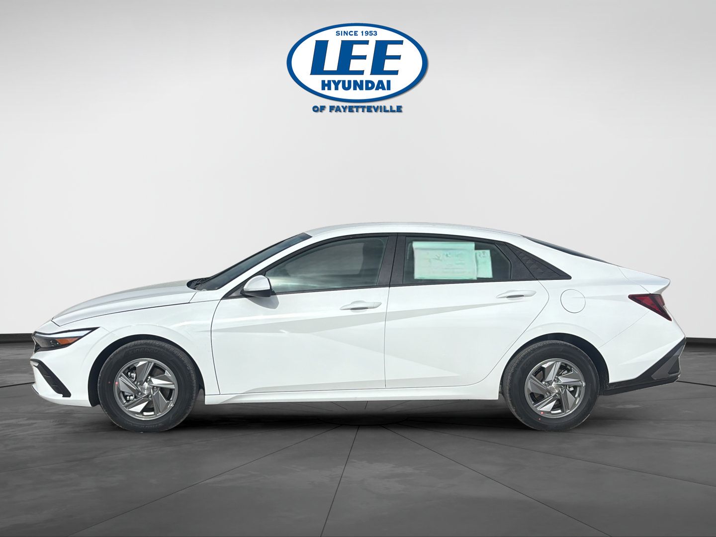 Certified 2026 Hyundai Elantra SE FWD image 3